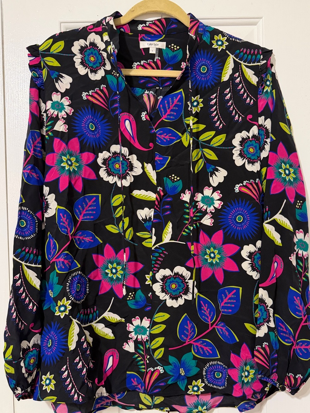 Tyler Boe Maggie 100% Silk Blouse size Large